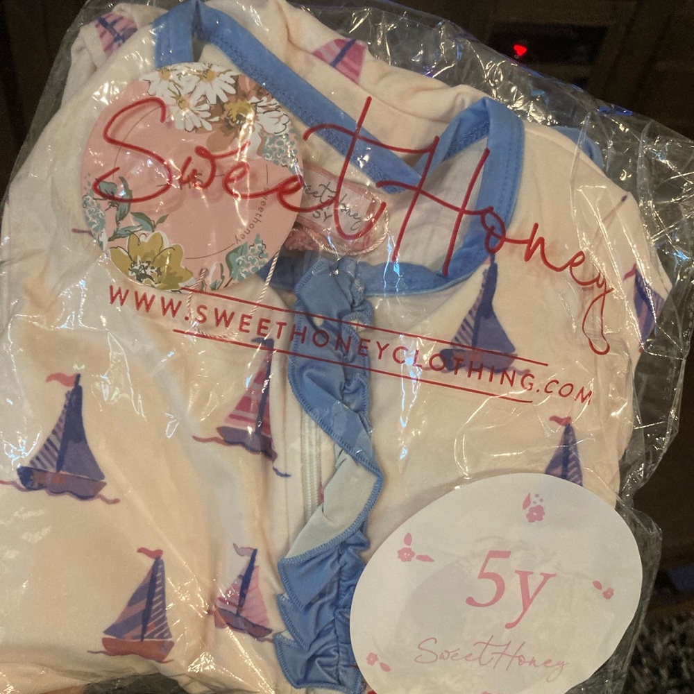 New with tags SweetHoney Layette 5Y